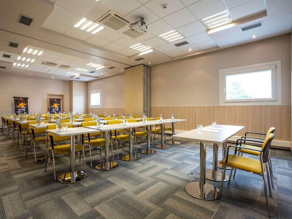 Ibis Hotel Plzeň Instalações foto